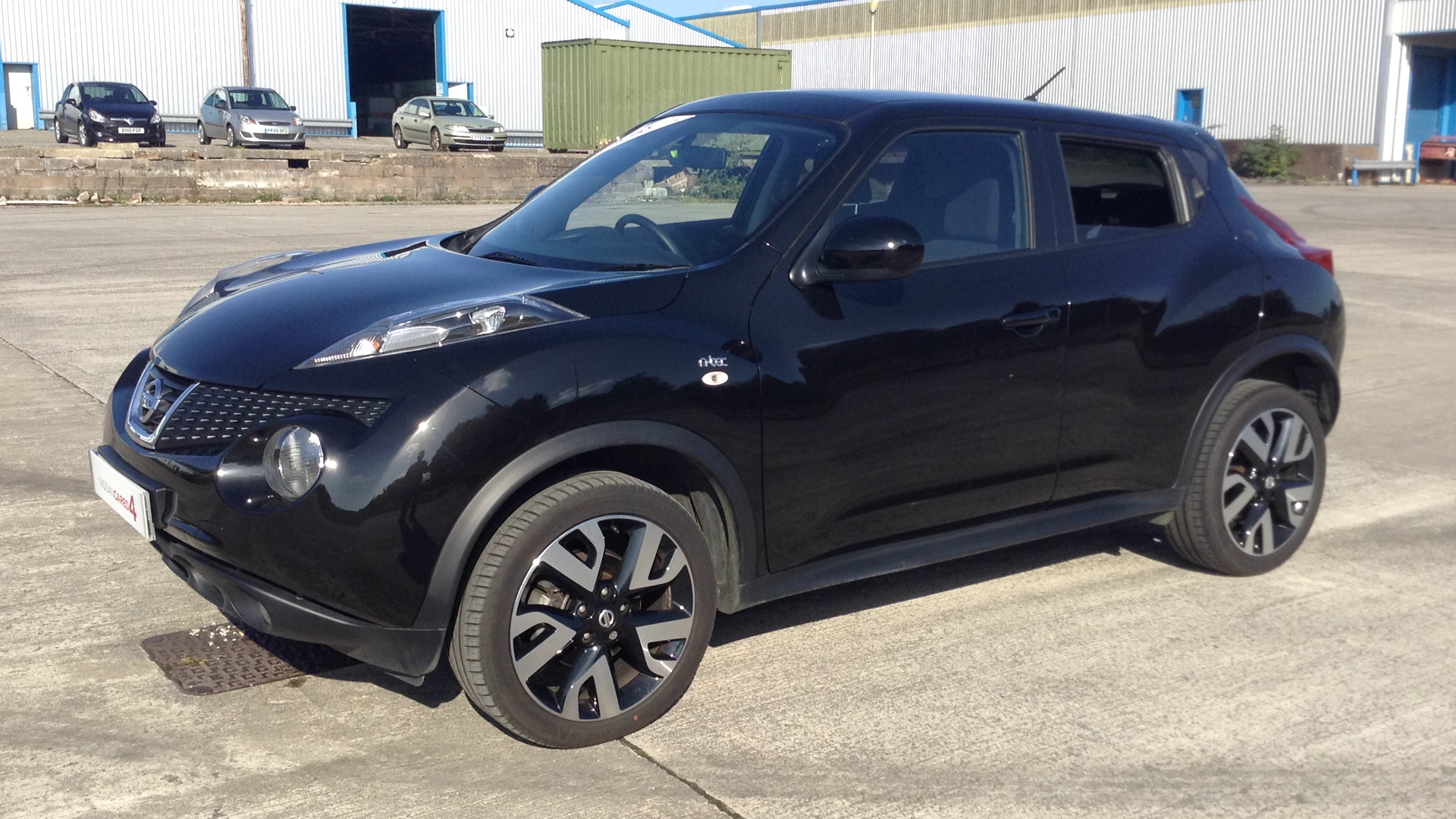 Nissan Juke Pearl Black