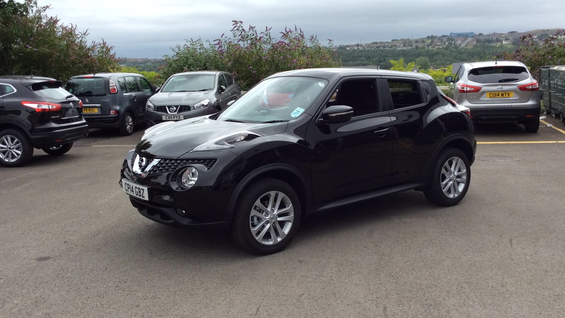 Nissan Juke Pearl Black