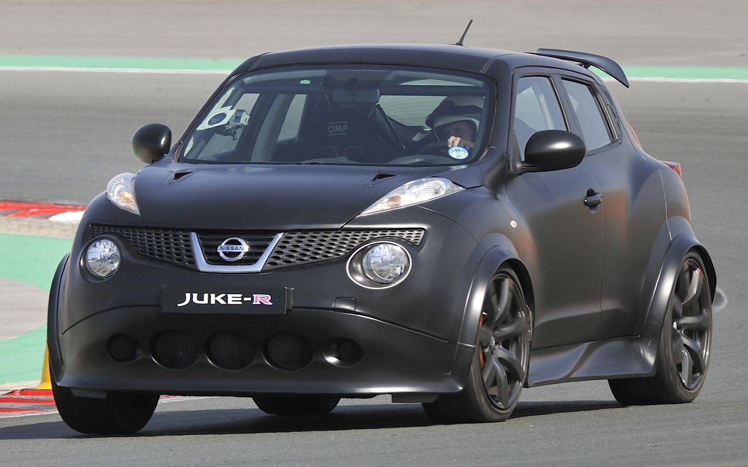 Nissan Juke R