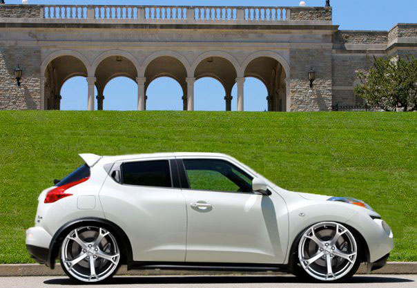 Nissan Juke Slammed