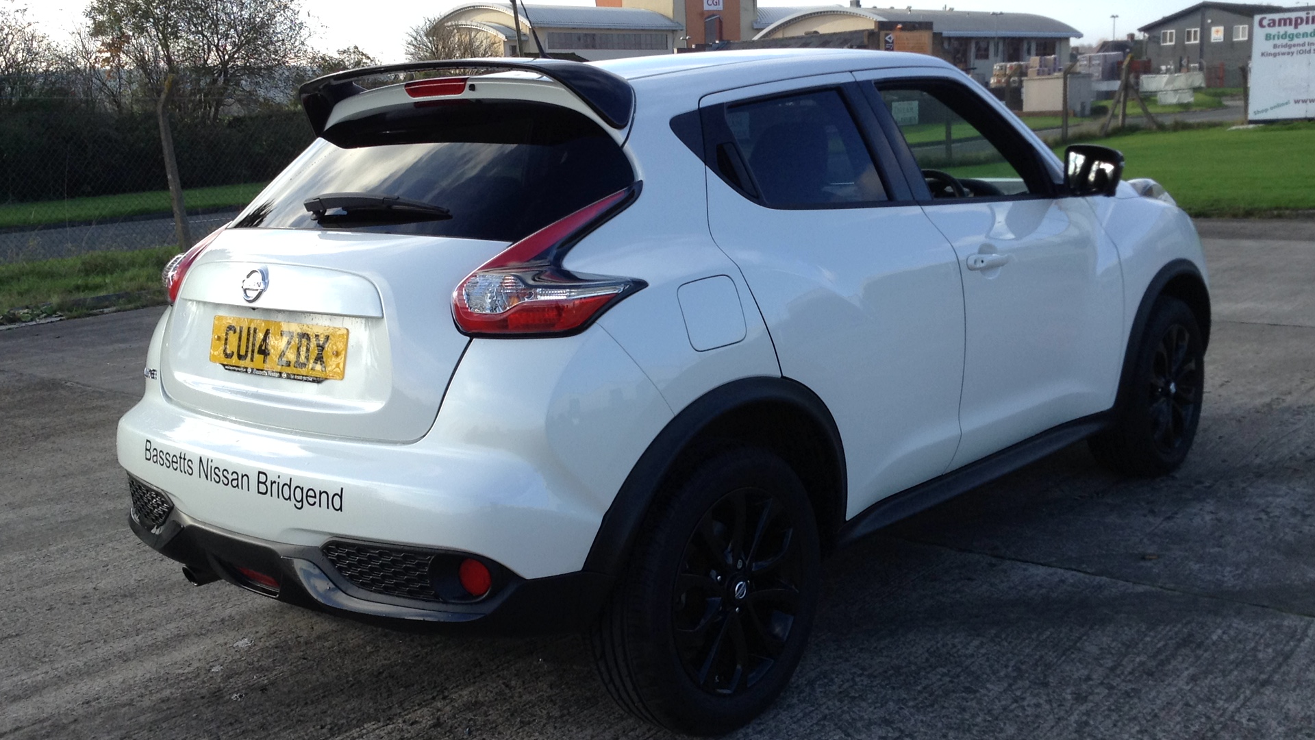 Nissan Juke Tekna White