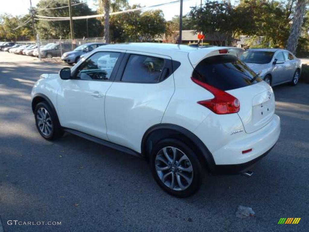 Nissan Juke White Pearl