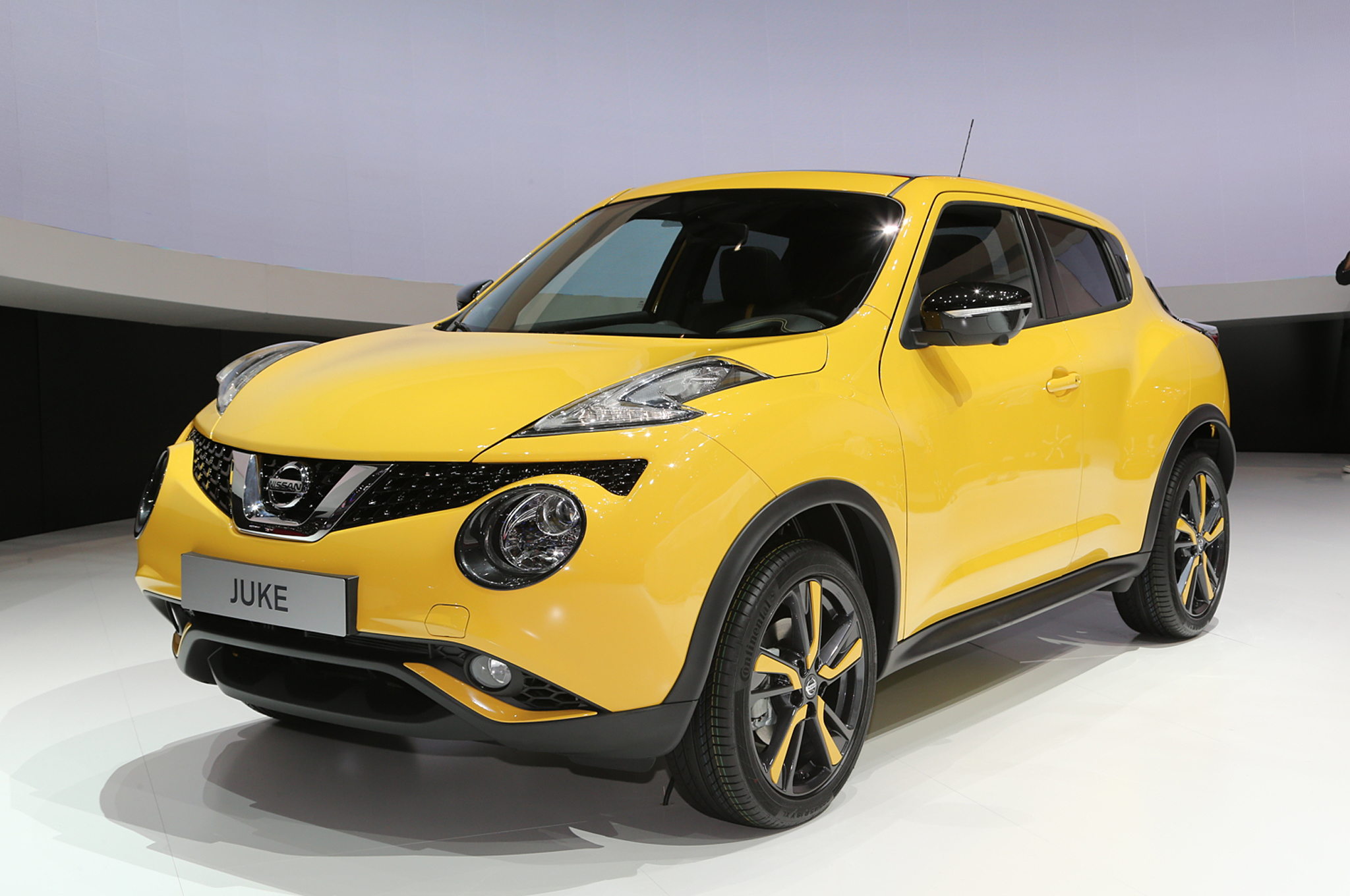 Nissan Juke Yellow