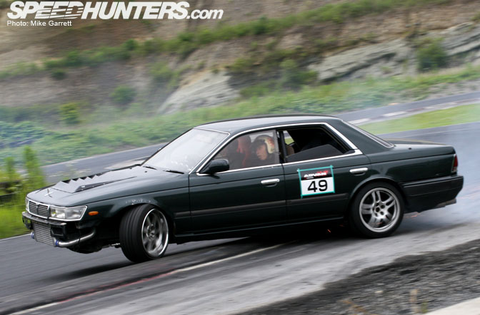 Nissan Laurel
