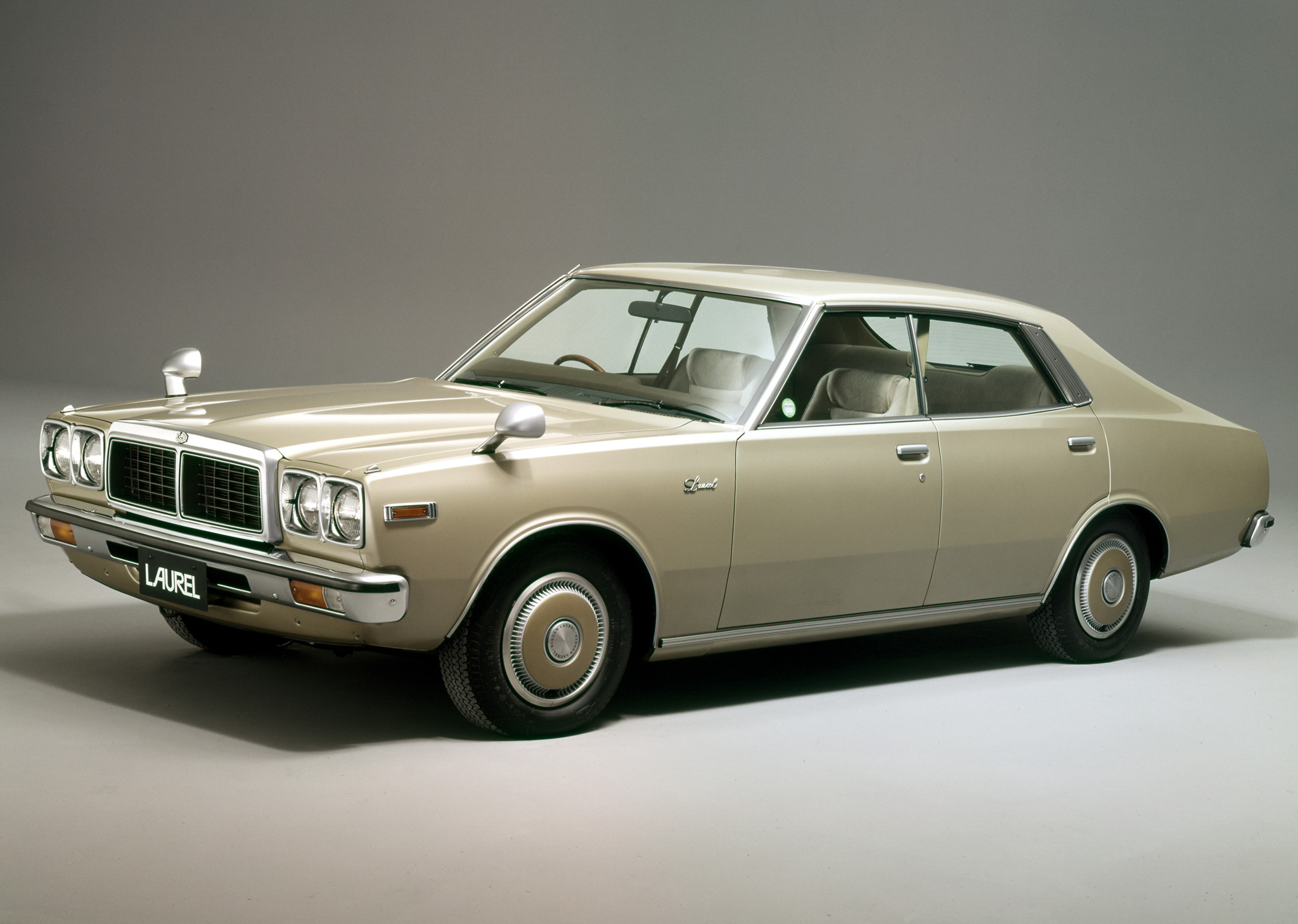 Nissan Laurel C230