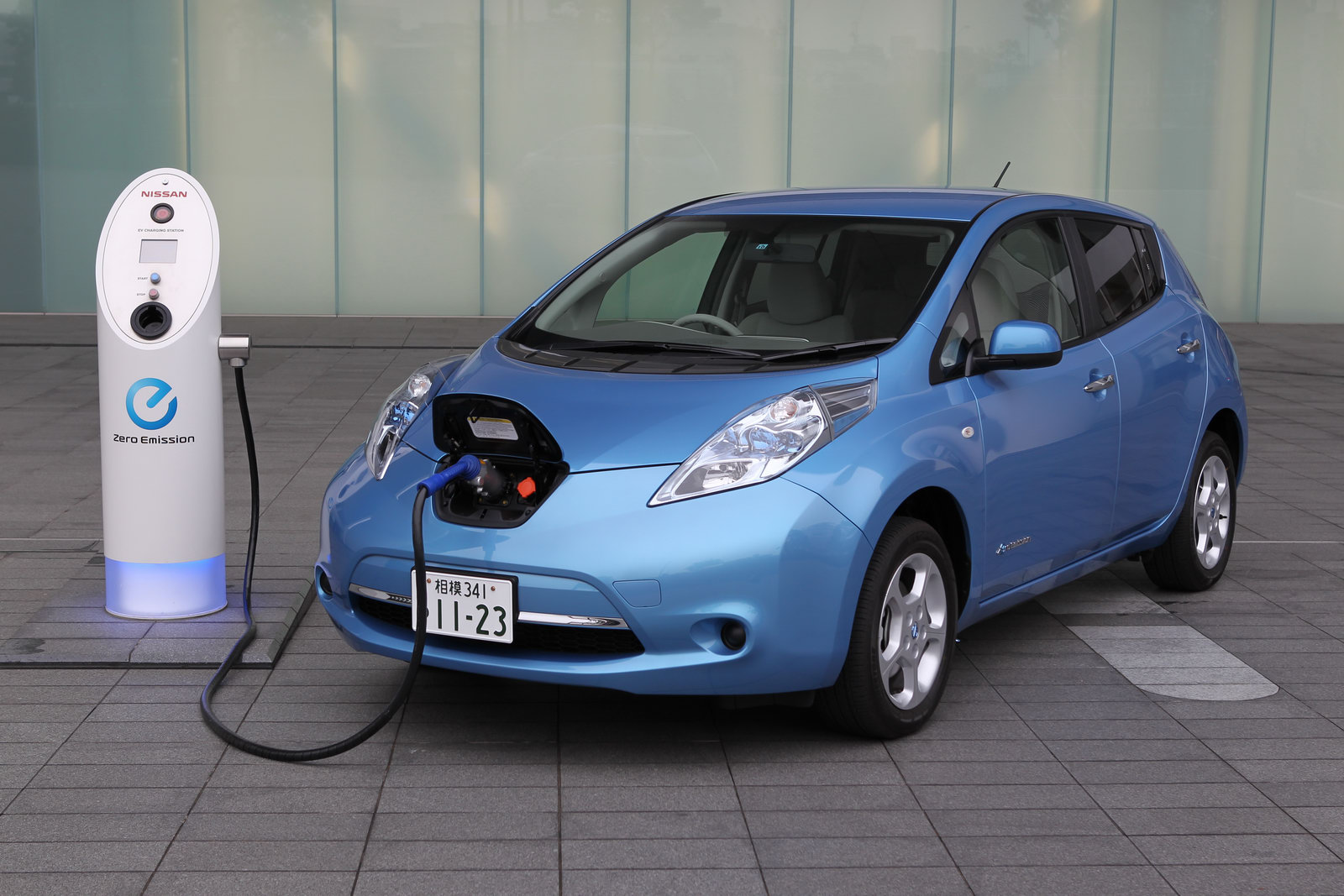 Nissan Leaf Hybrid