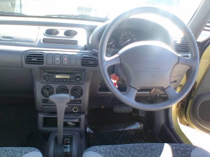 Nissan March 1996