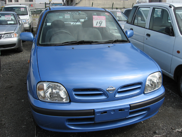 Nissan March 2000