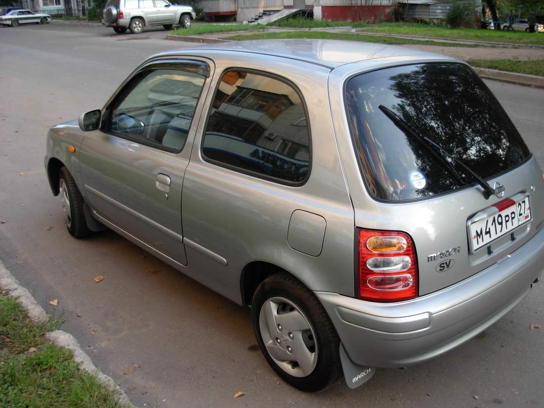 Nissan March 2001