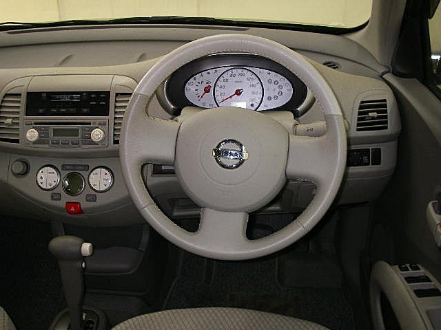 Nissan March 2003