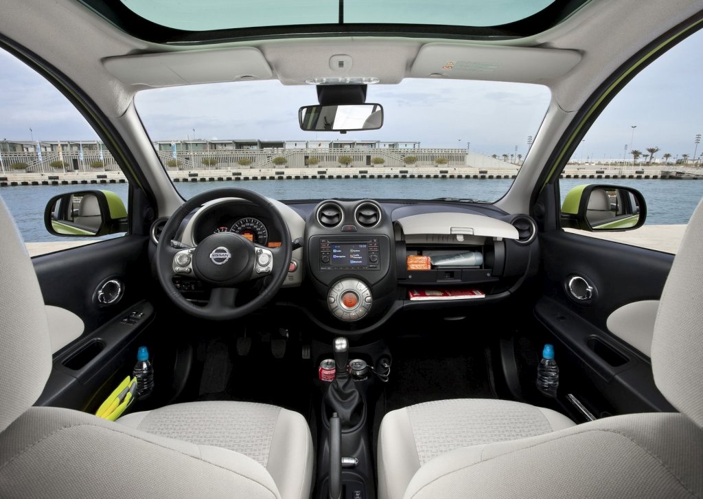 Nissan March 2012