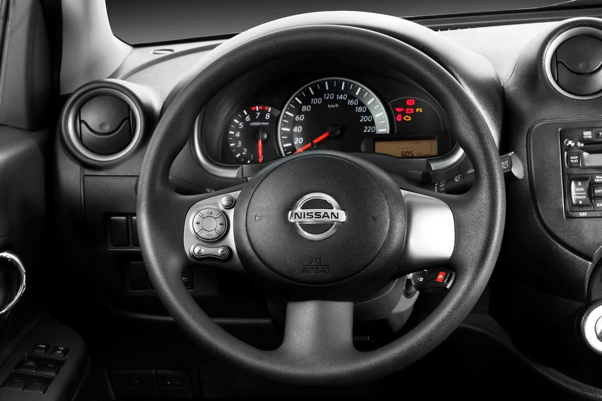 Nissan March 2013