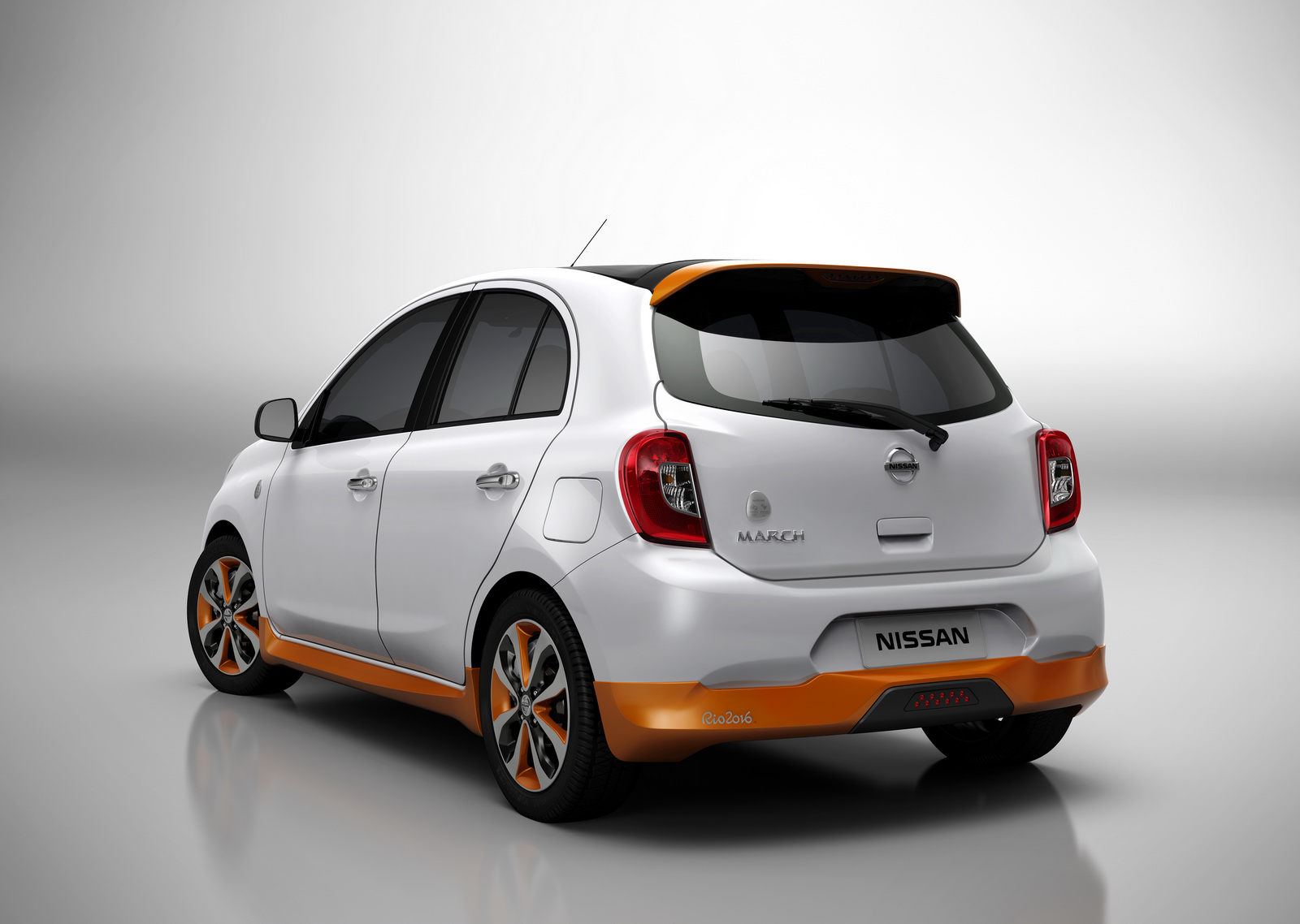 Nissan March 2016