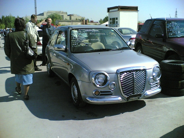 Nissan March Bolero