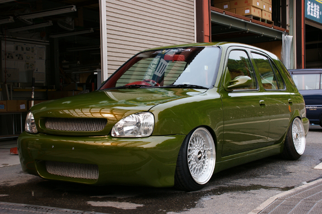 Nissan March Box