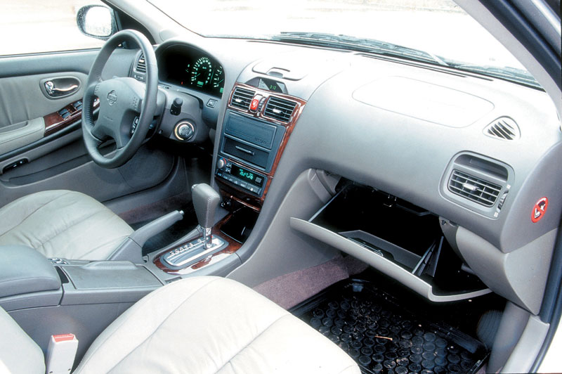 Nissan Maxima A33