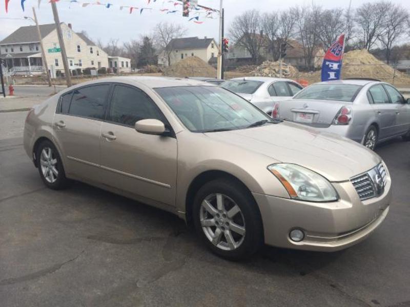 Nissan Maxima Gold