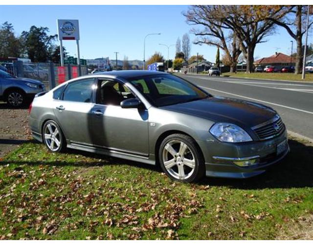 Nissan Maxima R