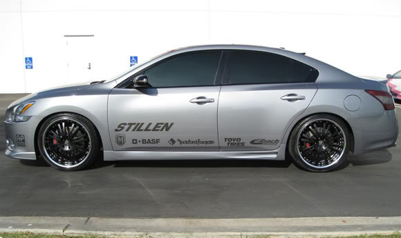 Nissan Maxima Racing