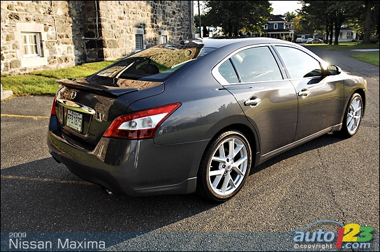 Nissan Maxima S