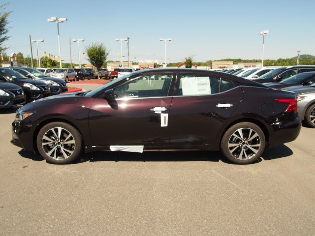 Nissan Maxima S