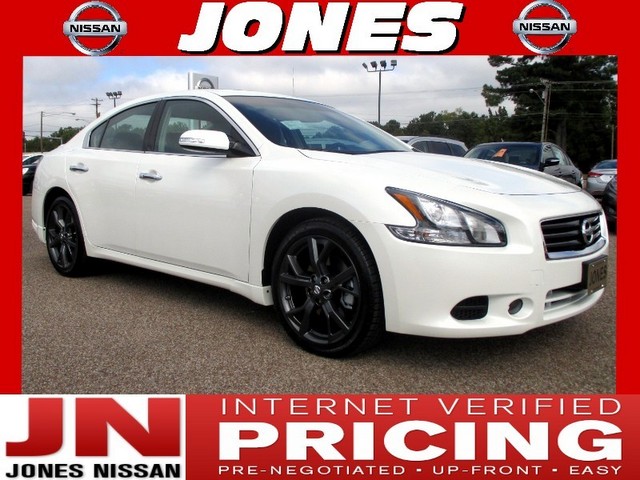 Nissan Maxima Sport