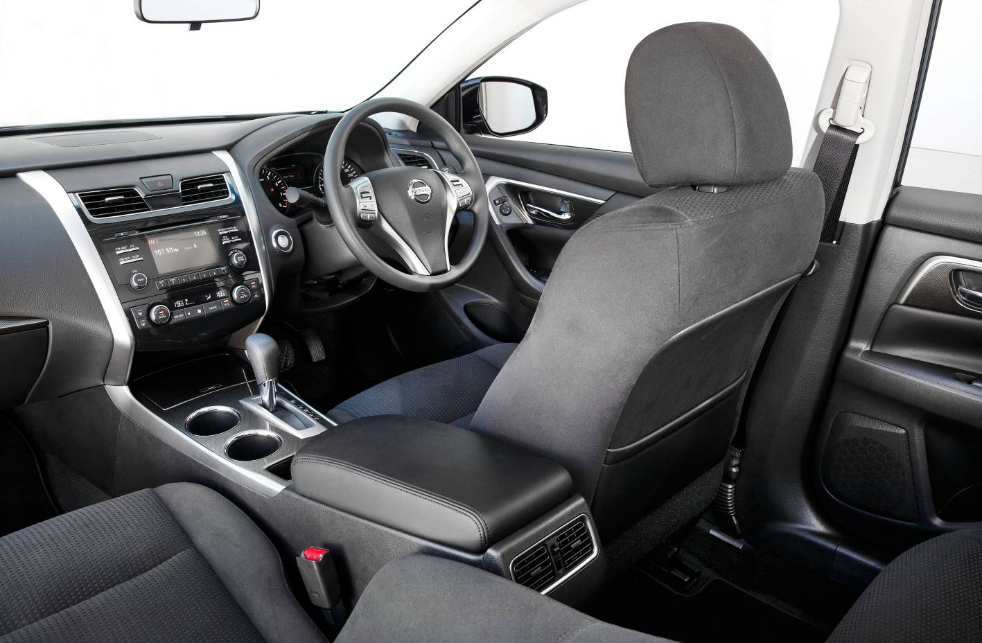 Nissan Maxima St