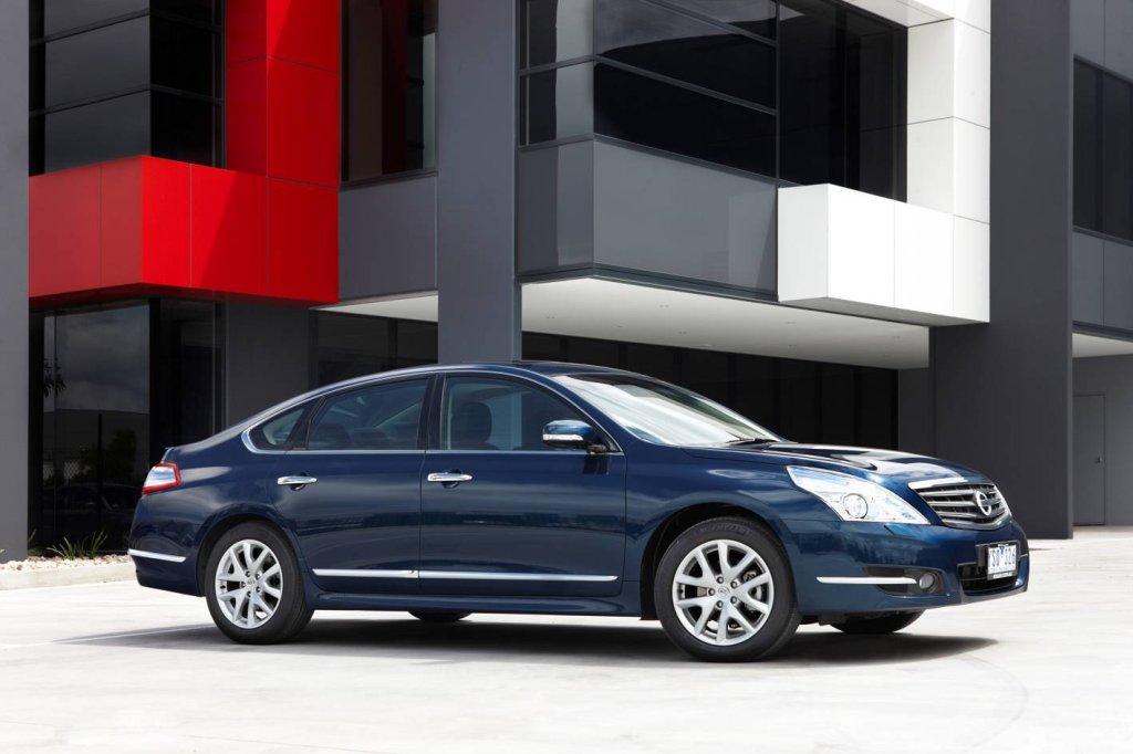 Nissan Maxima St