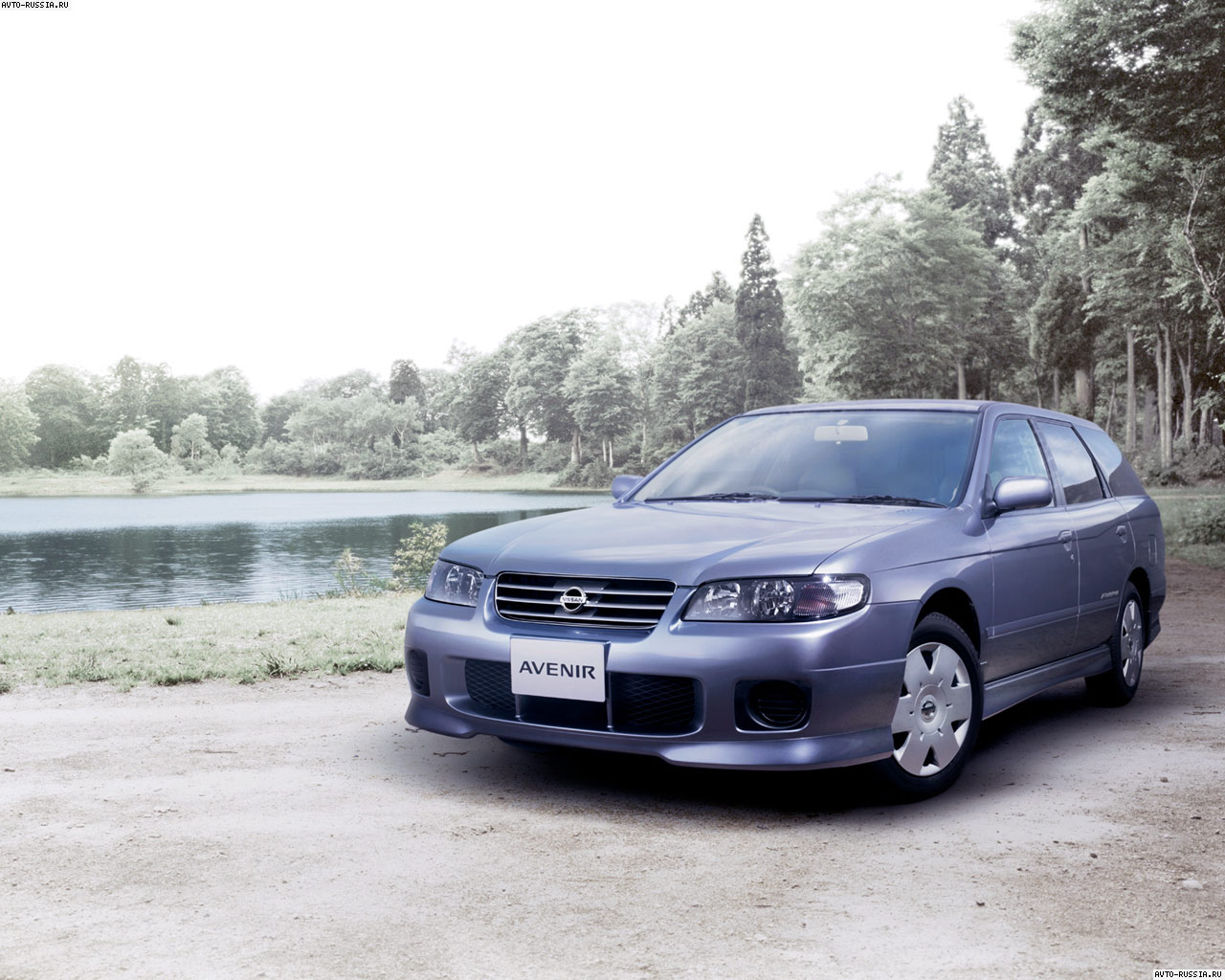 Nissan Avenir