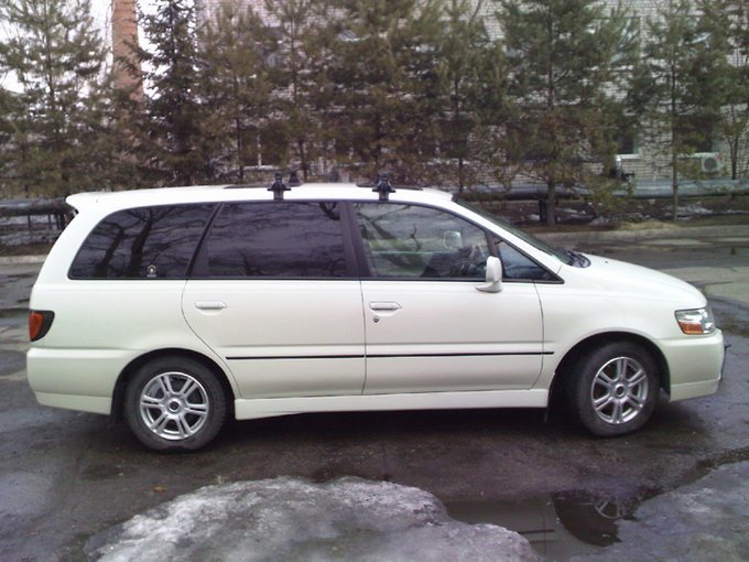 Nissan Bassara