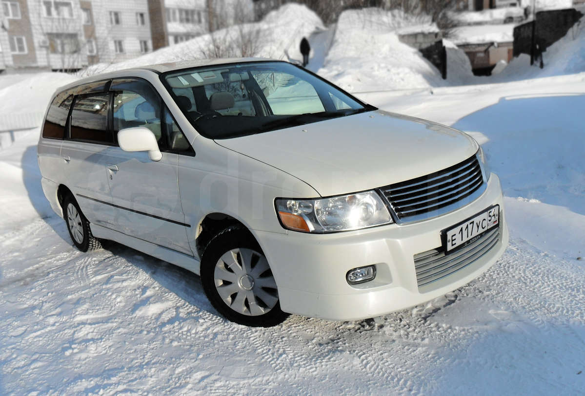 Nissan Bassara