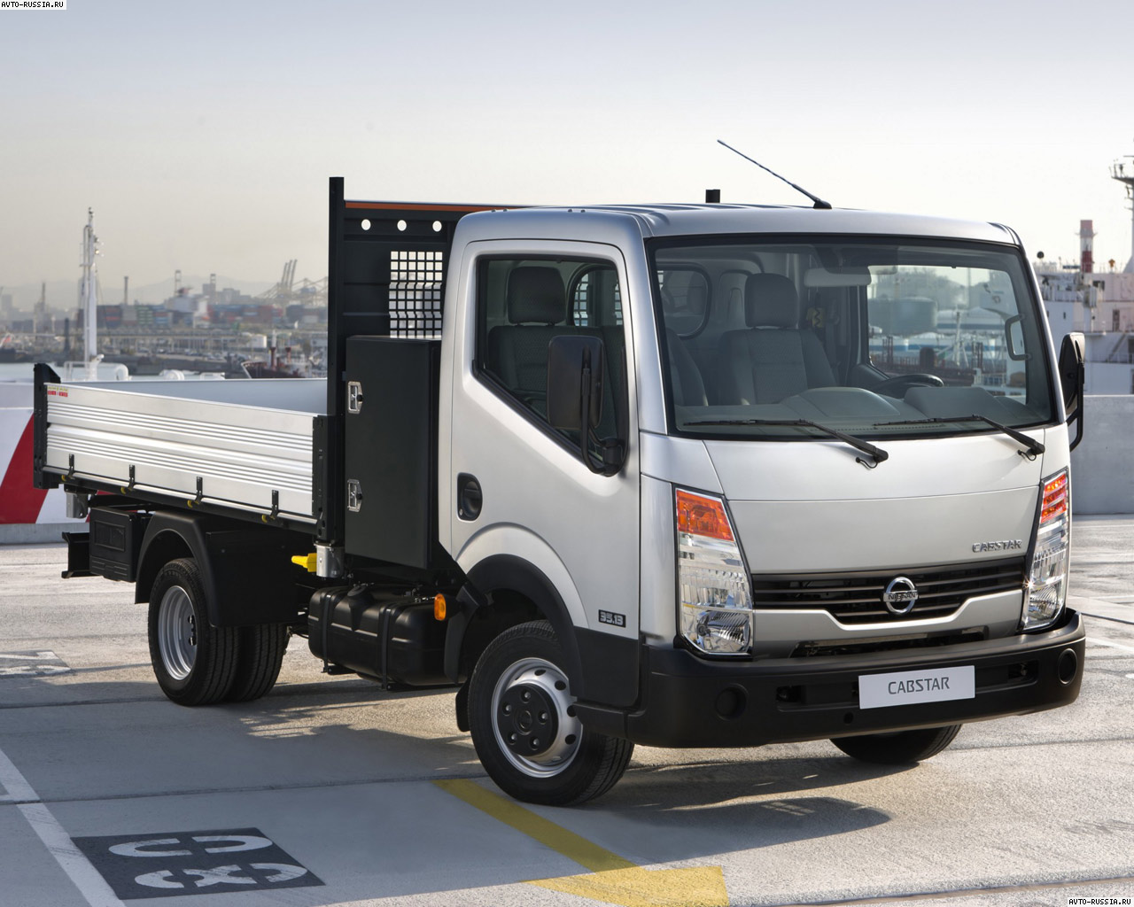 Nissan Cabster