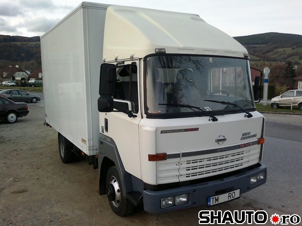 Nissan L35