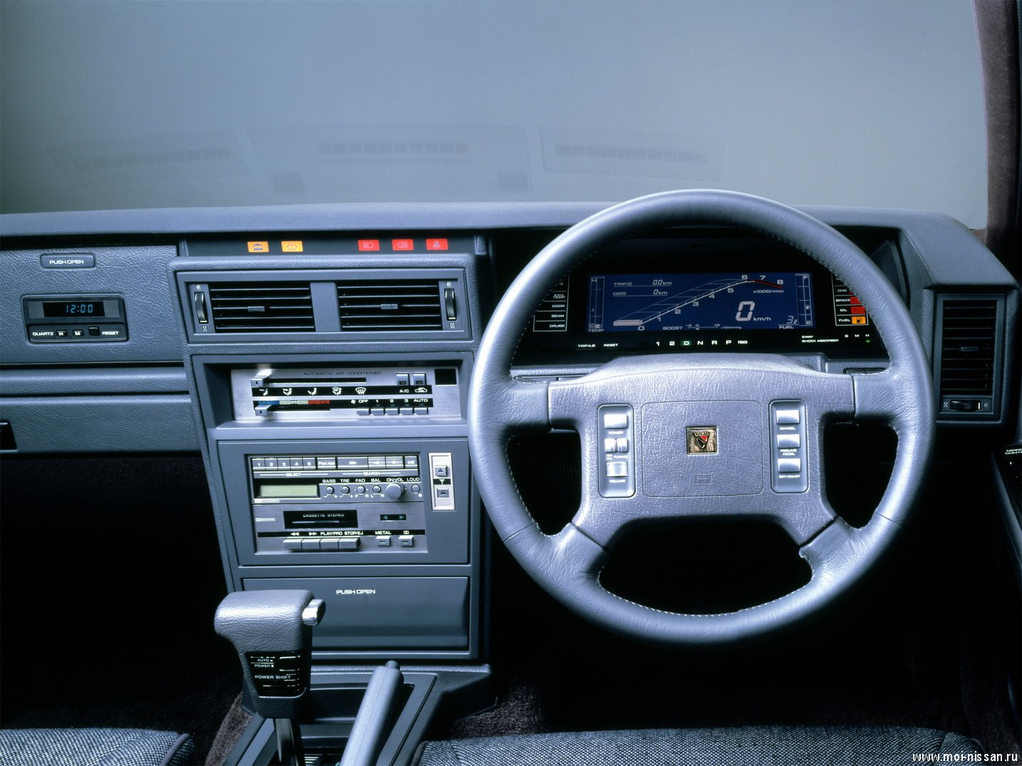 Nissan Leopard