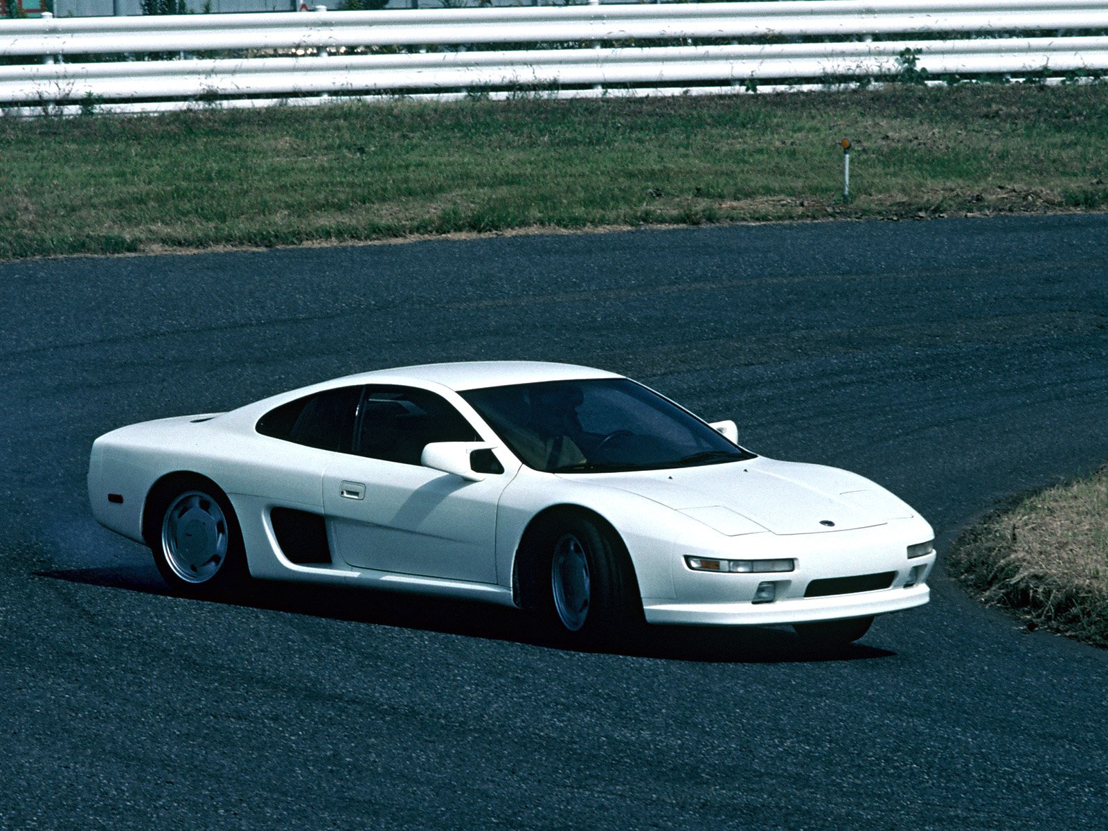 Nissan Mid4