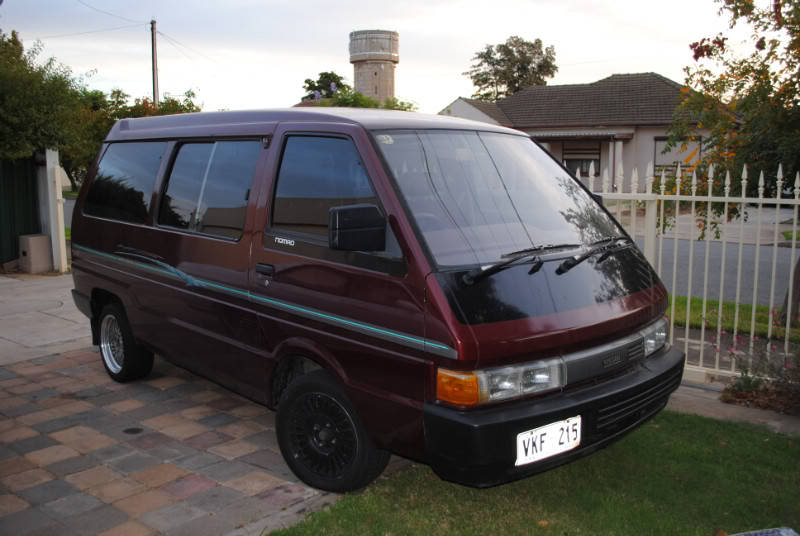 Nissan Nomad