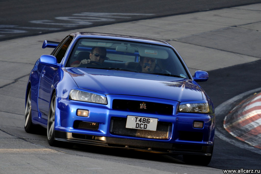 Nissan R