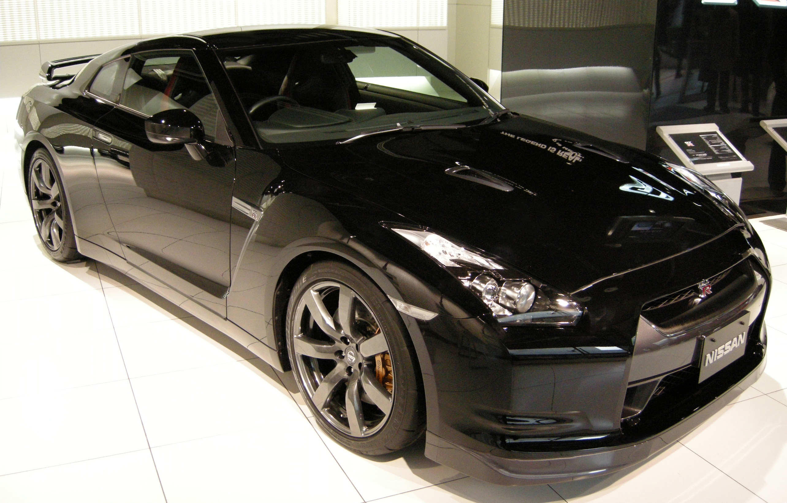 Nissan R