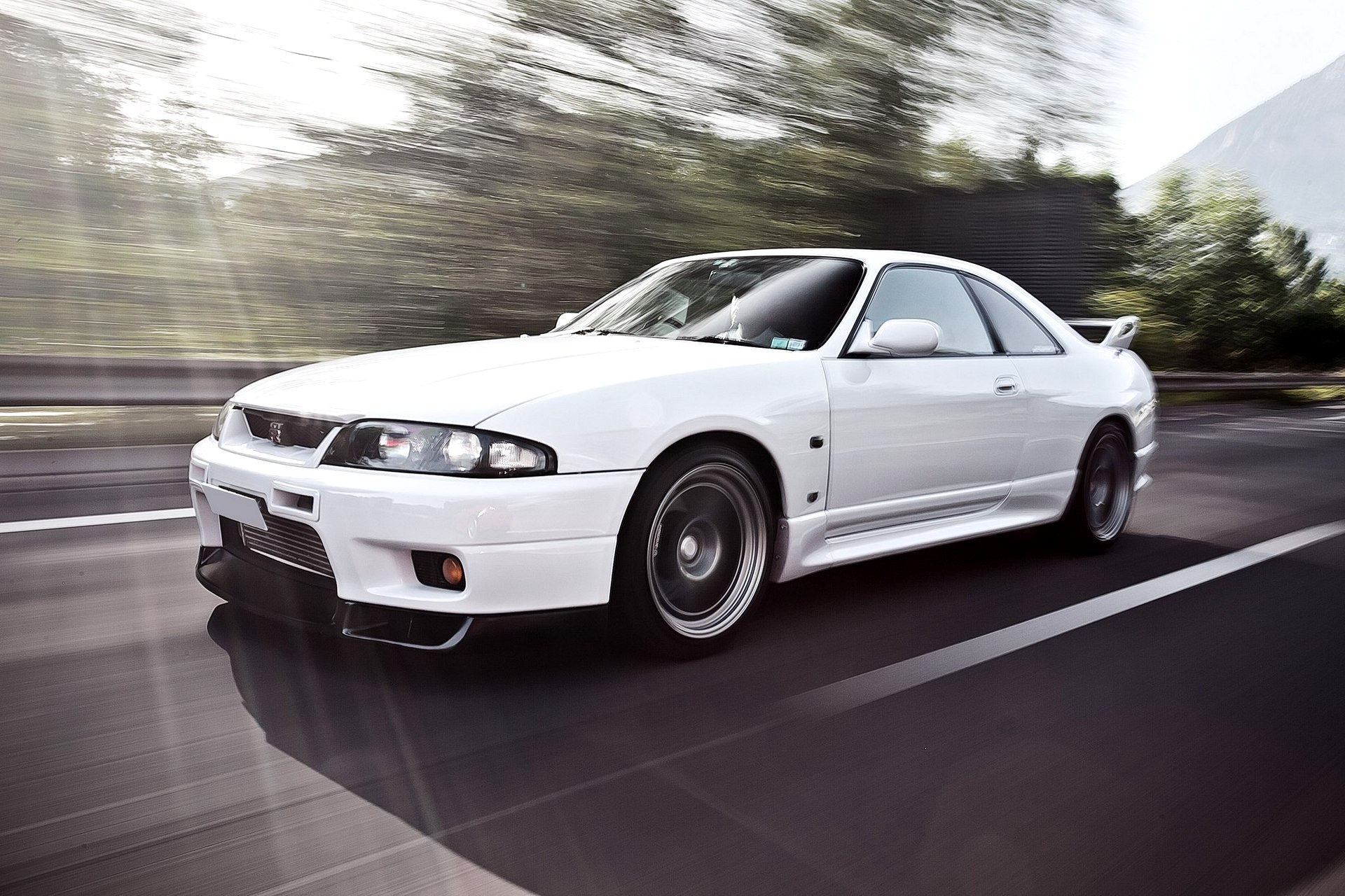 Nissan R33
