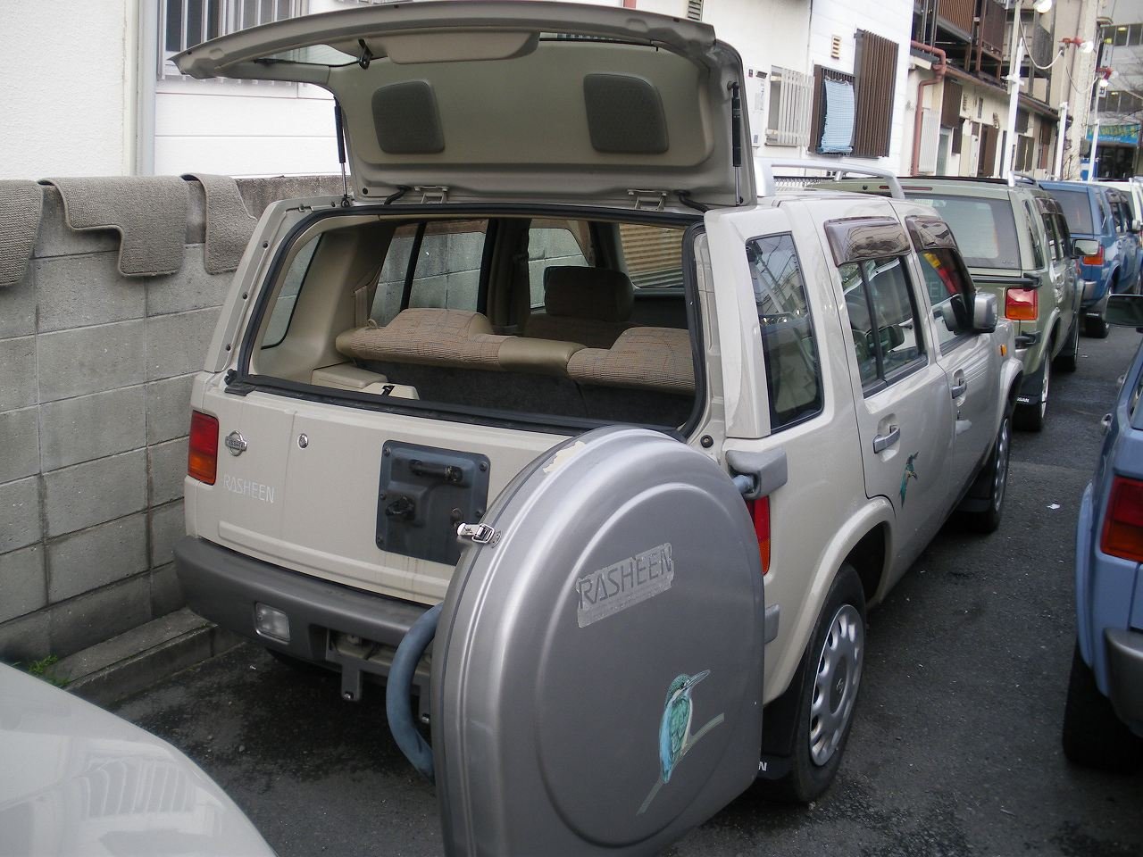 Nissan Rasheen