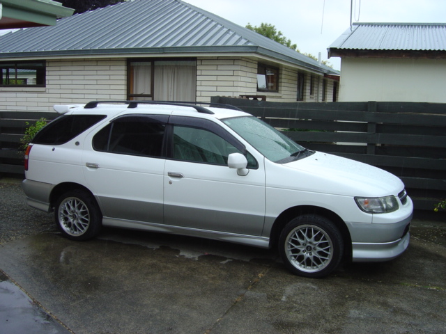 Nissan Rnessa