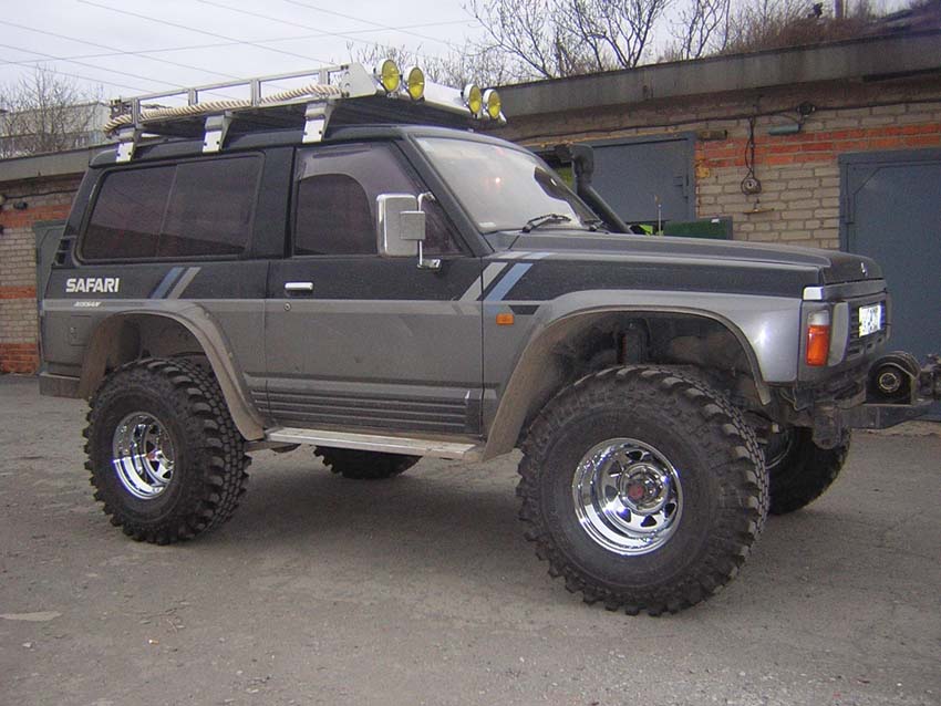 Nissan Safari