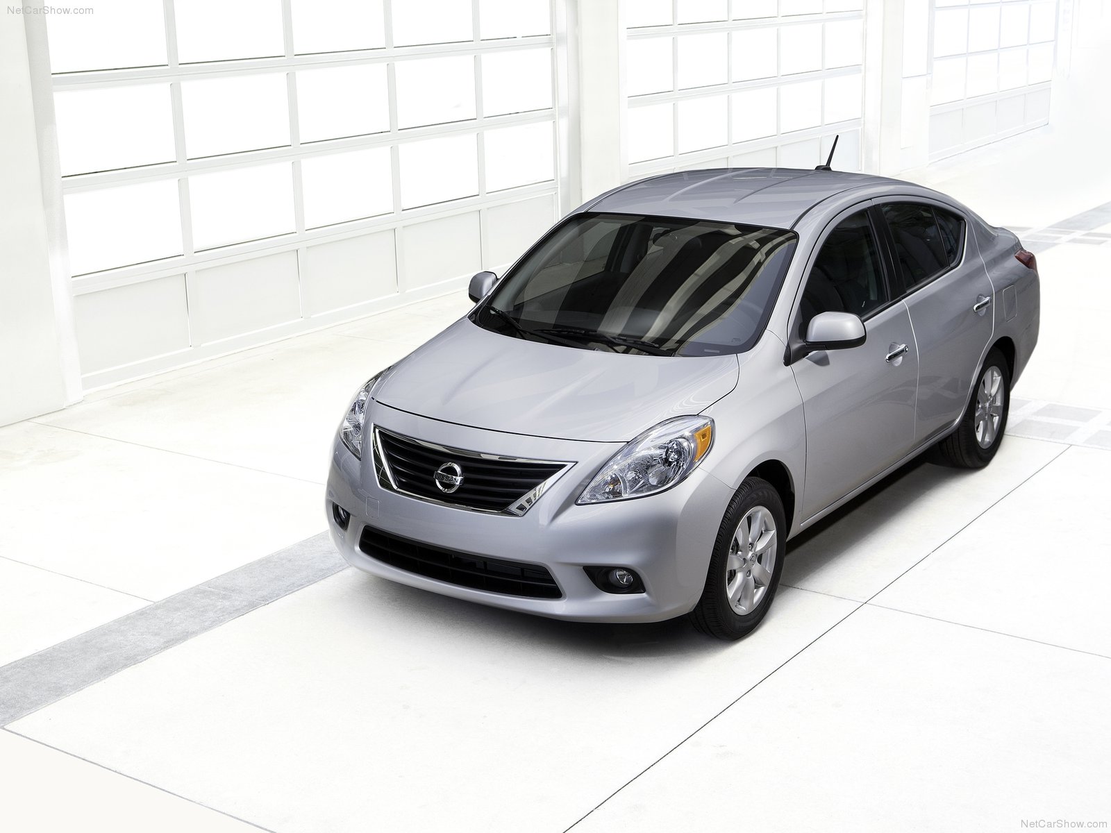 Nissan Sedan