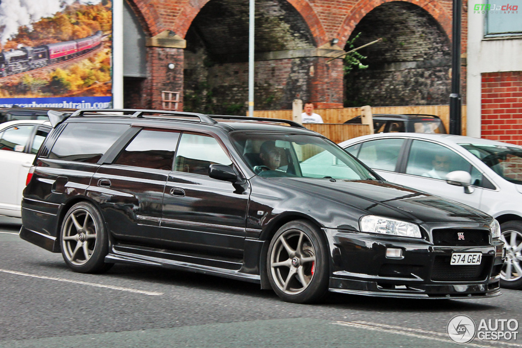 Nissan Stagea