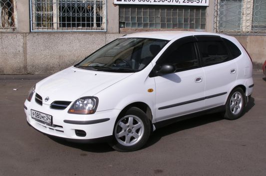 Nissan Tino