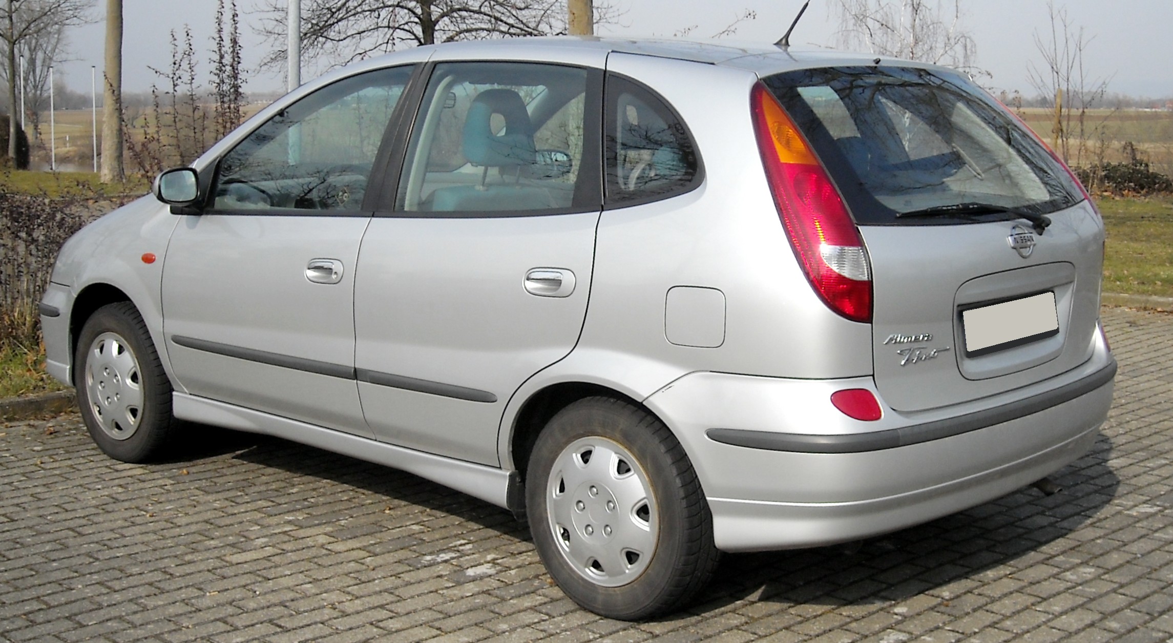 Nissan Tino