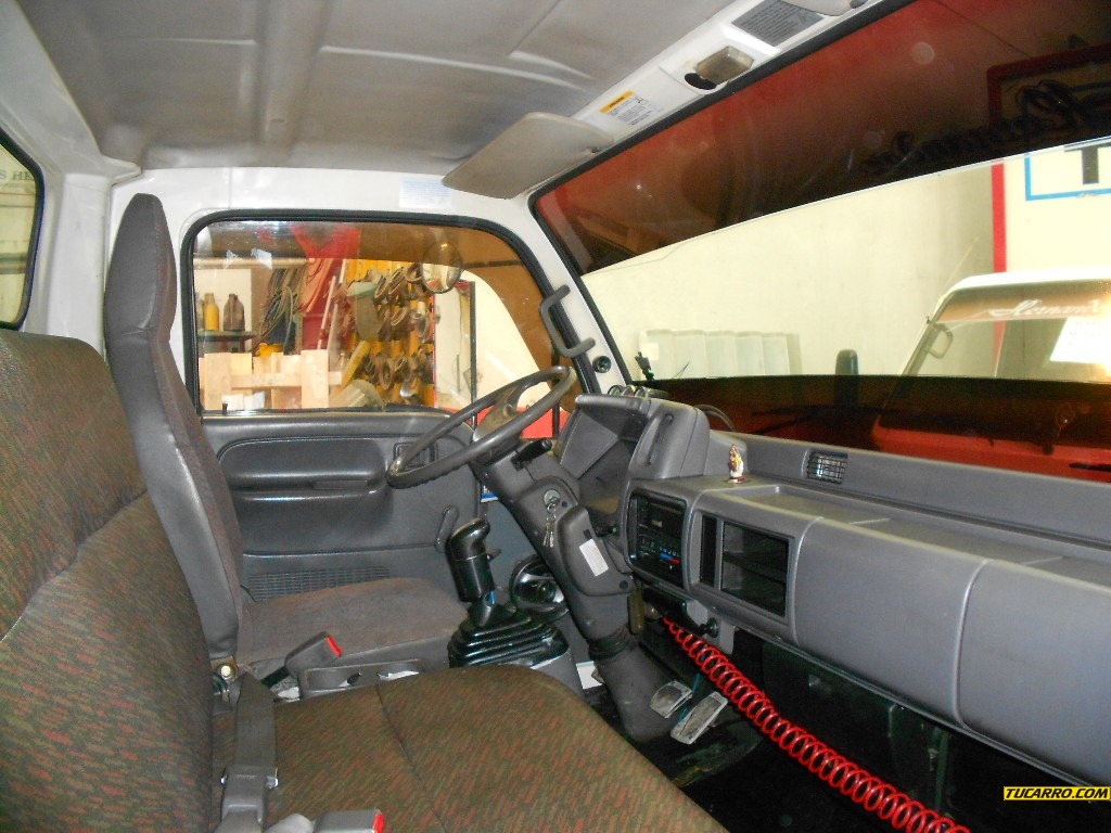 Nissan U41