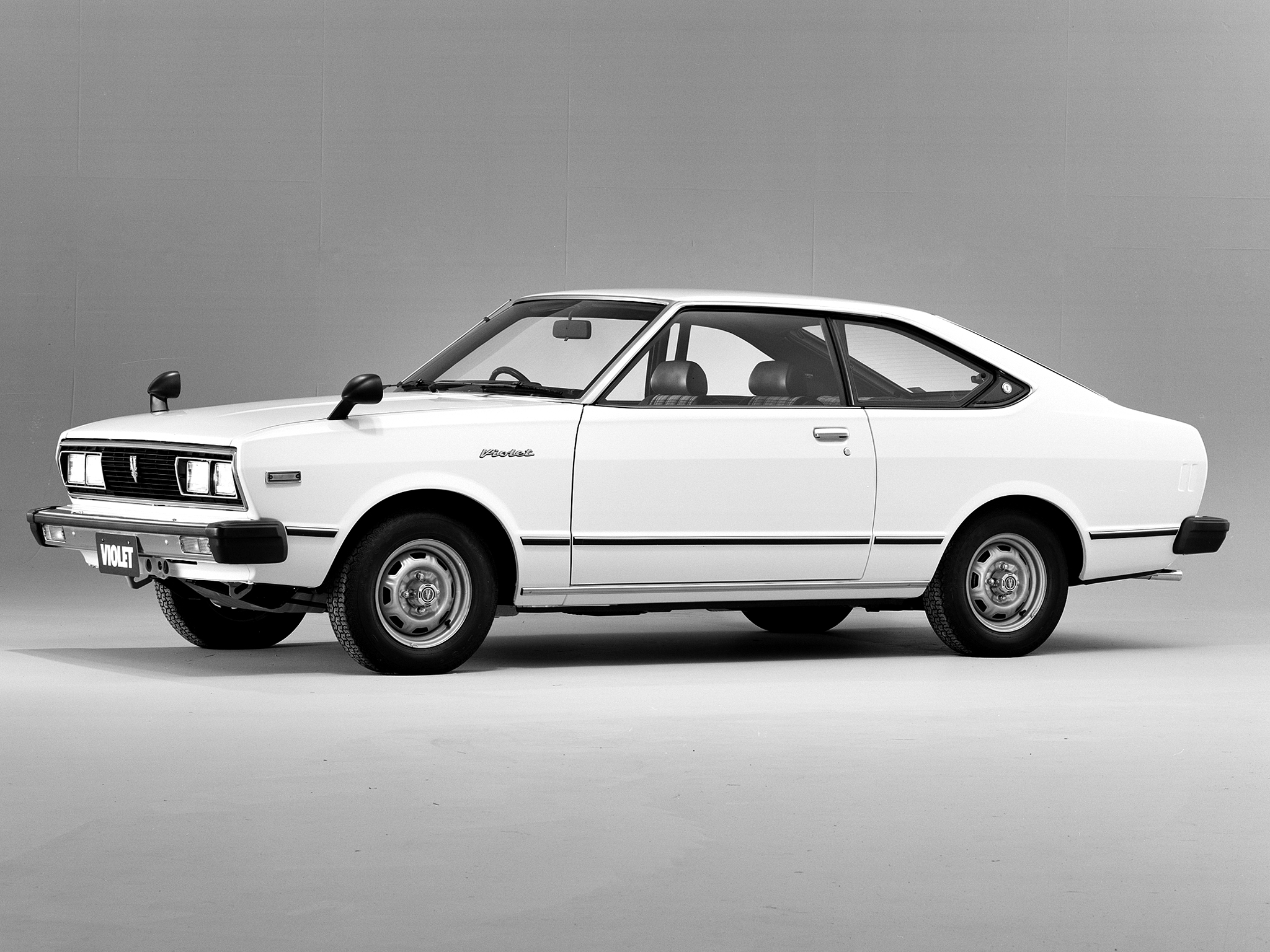 Nissan Violet