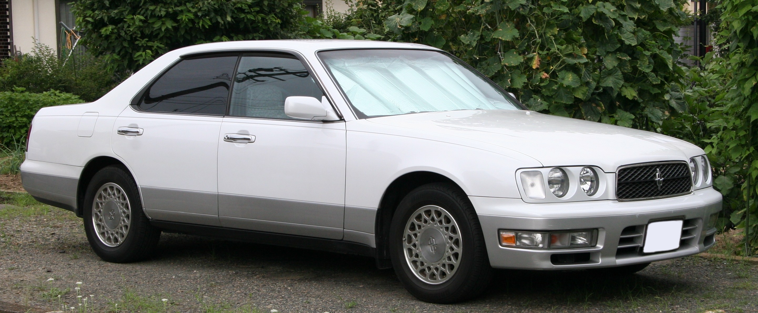 Nissan Y33