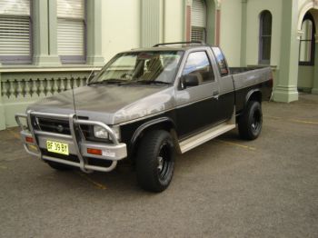 Nissan Navara 1990